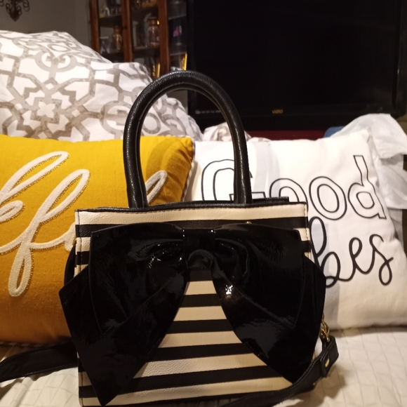 Purse - Picture 2 of 8